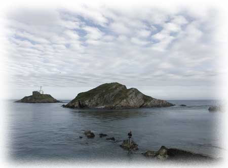 The Mumbles is a picturesque village suburb of Swansea, on Swansea Bay at the start of the Gower Peninsula. A few of its celebrity inhabitants are Catherine Zeta-Jones and Michael Douglas, Bonnie Tyler, Joanna Page and Ian Hyslop.